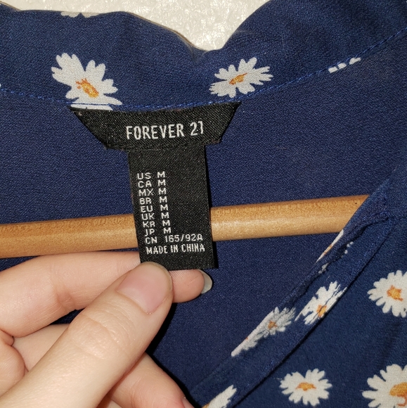 Daisy cropped blouse - Picture 2 of 4